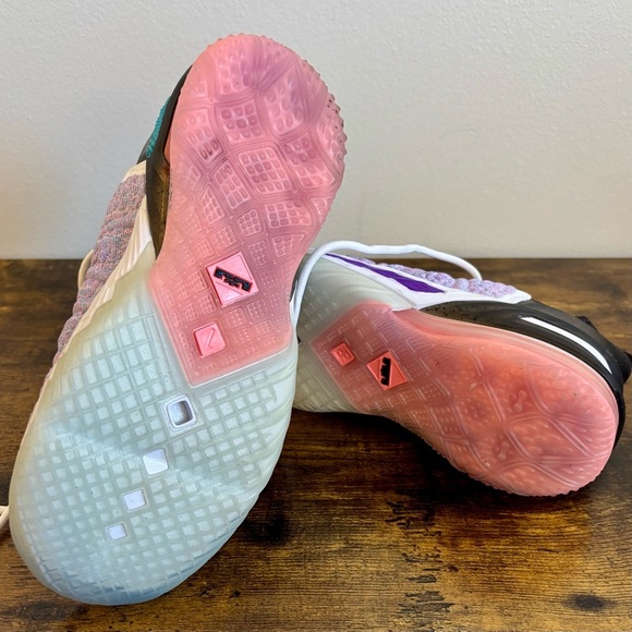 Nike Lebron 18 Graffiti shoes - Picture 13 of 14